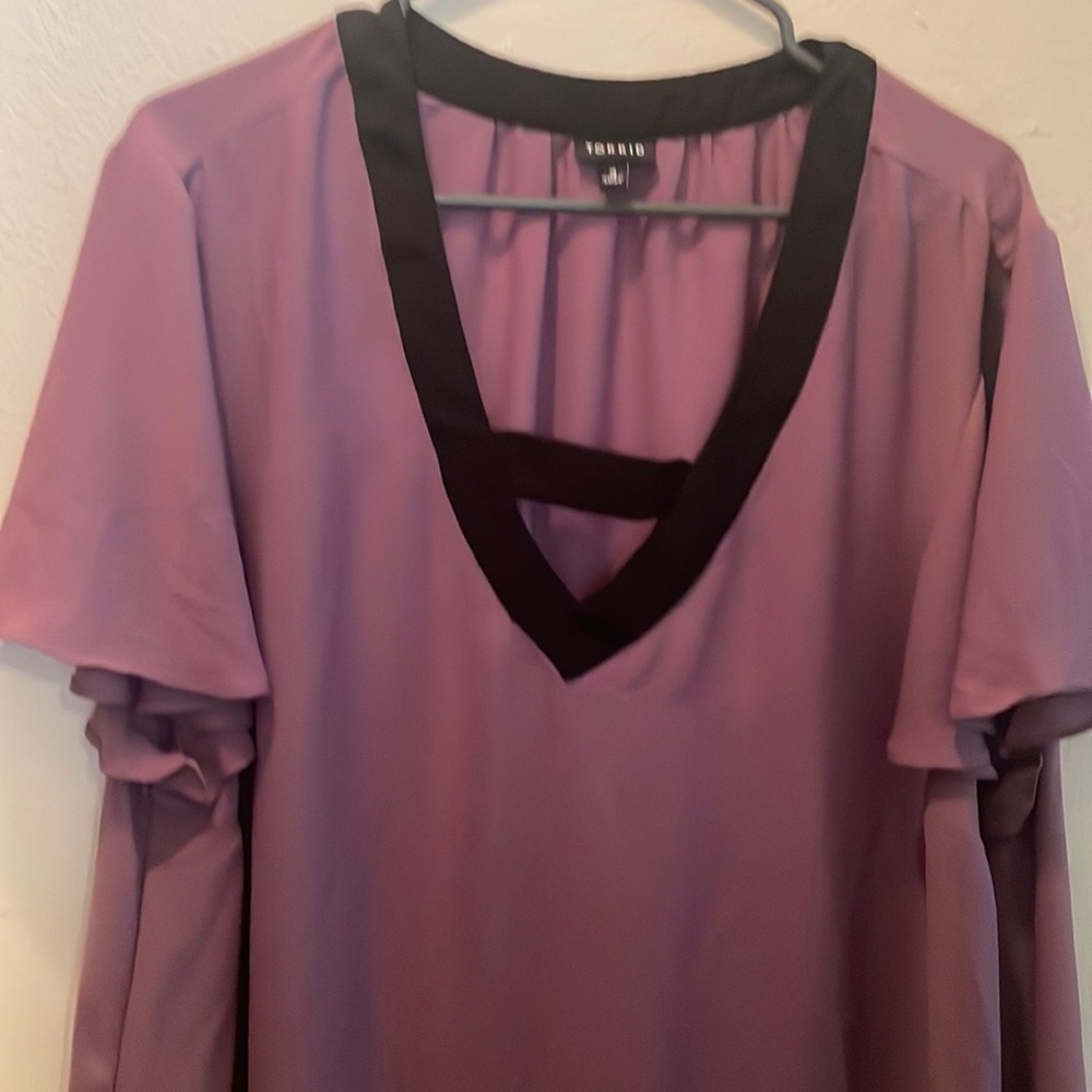 Torrid size 3 purple and black v-neck shirt sleeve blouse.